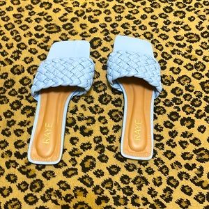 Brand:Raye.    Color:light blue.      Size:8